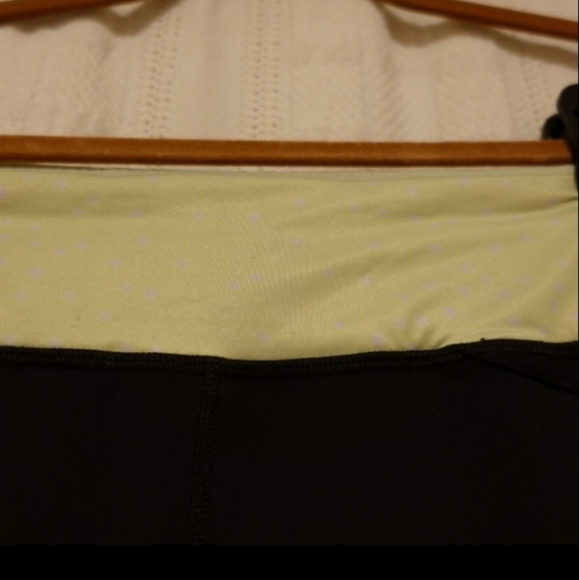 Lululemon cropped leggings - Picture 2 of 3